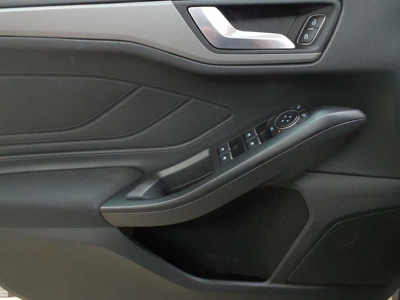 Ford Focus Turnier 1.5 EcoBlue Start-Stopp-System TREND 18