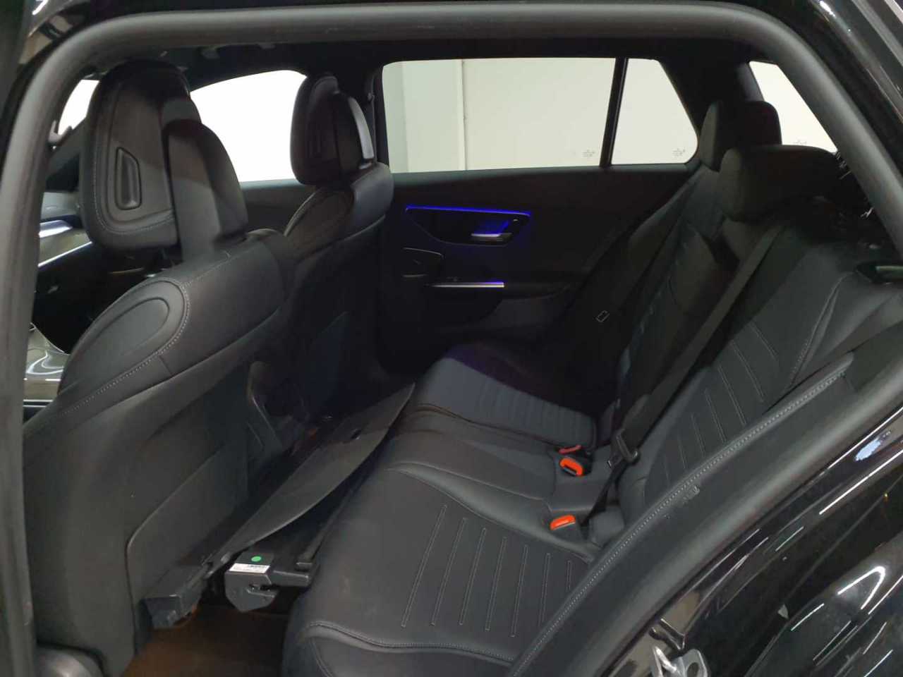 Mercedes-Benz C 180 T 9G-TRONIC AMG Line 13