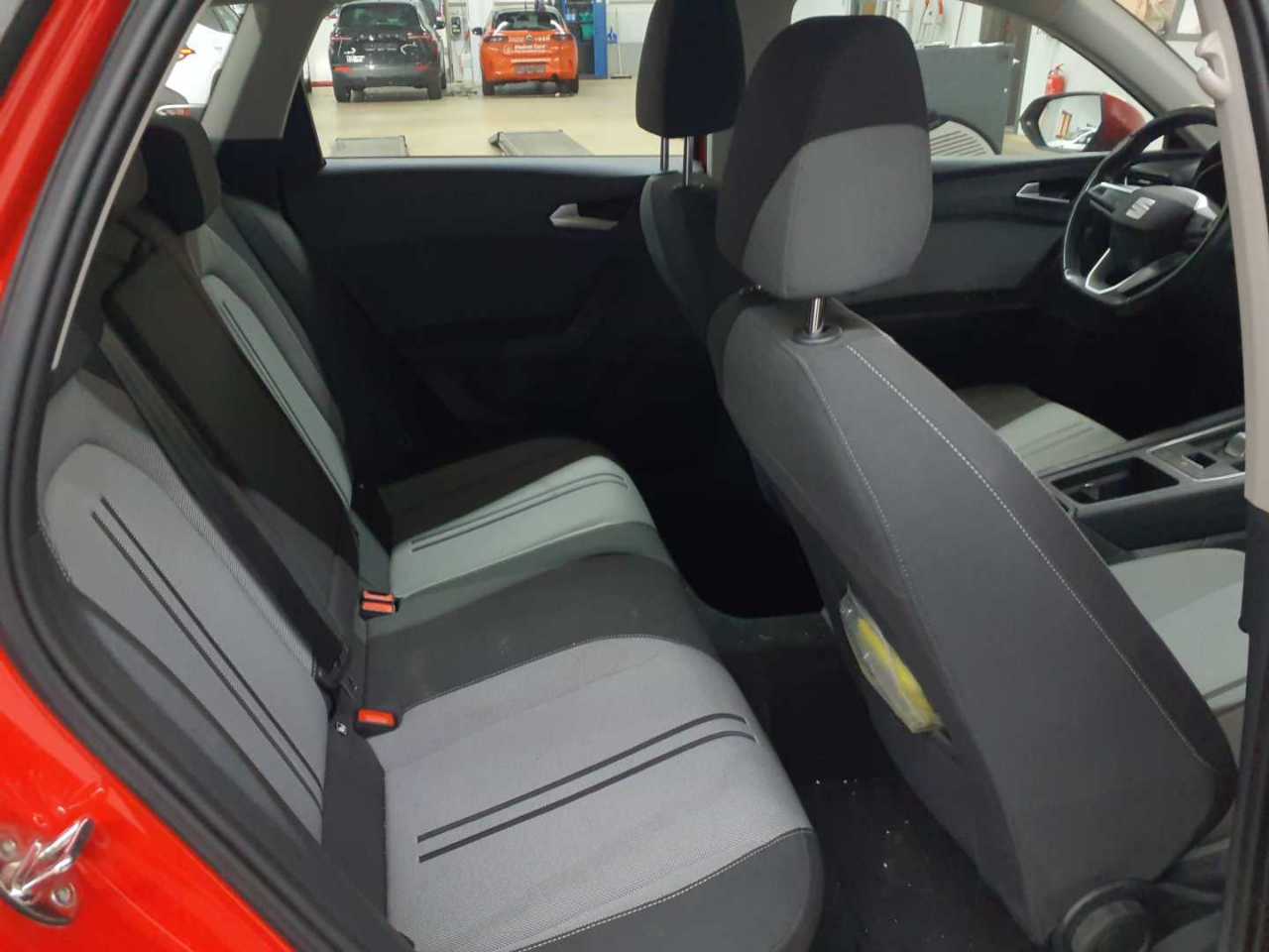Seat Leon Sportstourer 2.0 TDI DSG Style 10