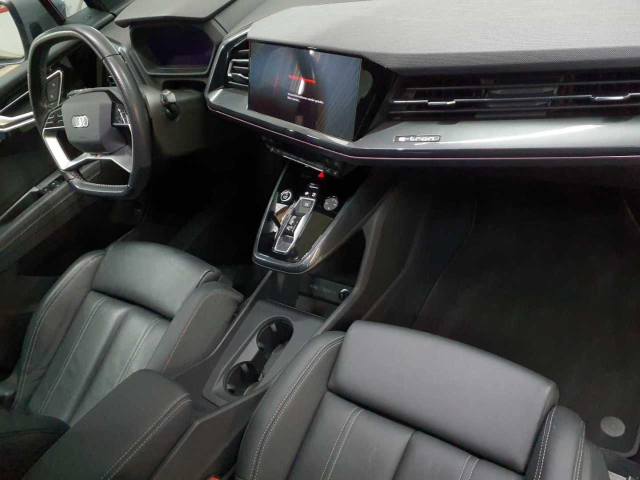 Audi Q4 e-tron 50 quattro 9