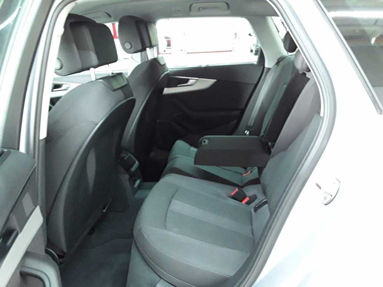 Audi A4 Avant 30 TDI S tronic 13
