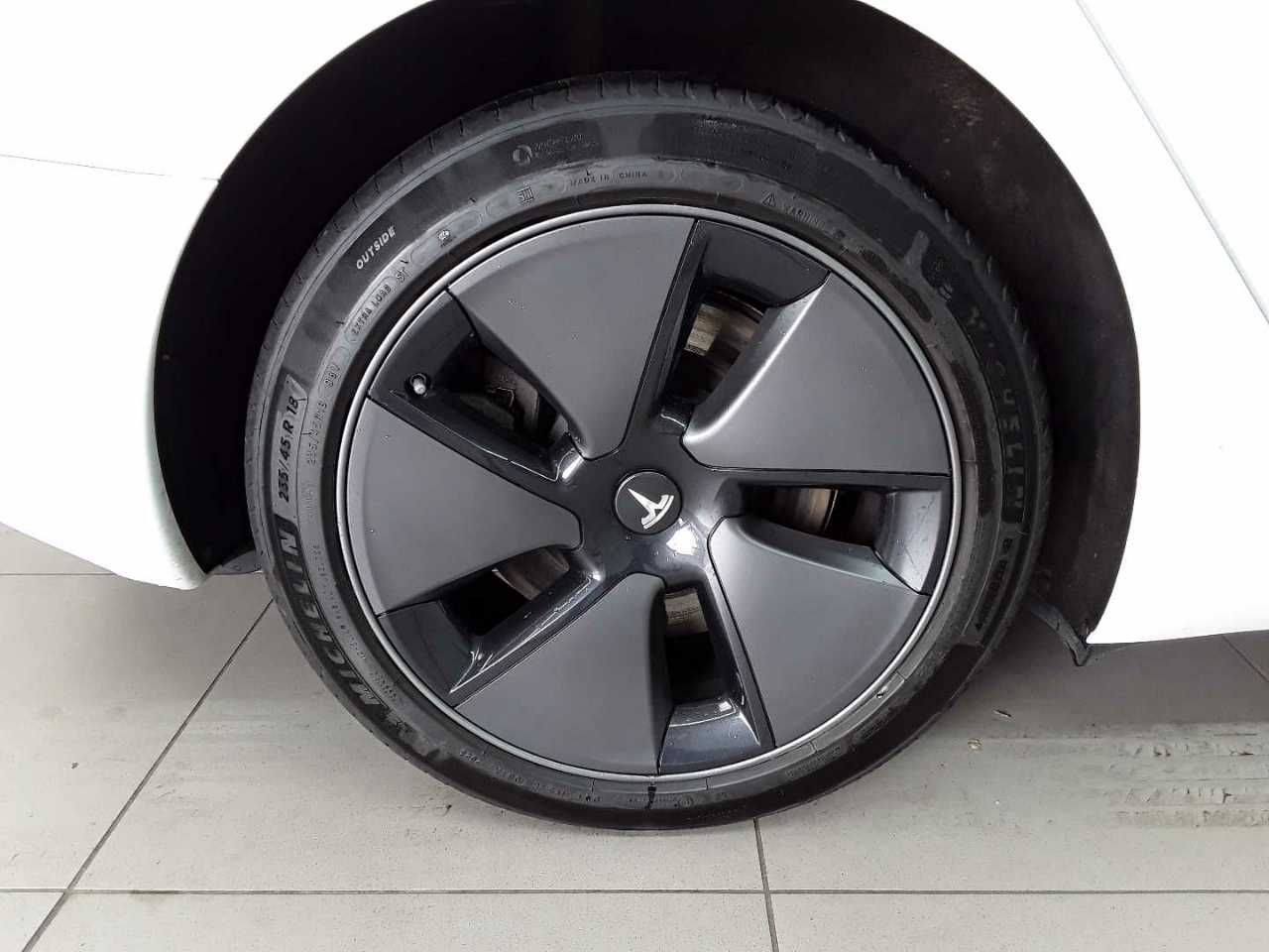 Tesla Model 3 RWD Hinterradantrieb 20