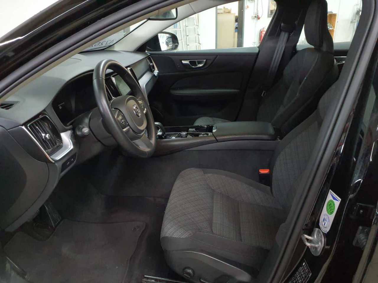 Volvo V60 T6 AWD Recharge Essential 7