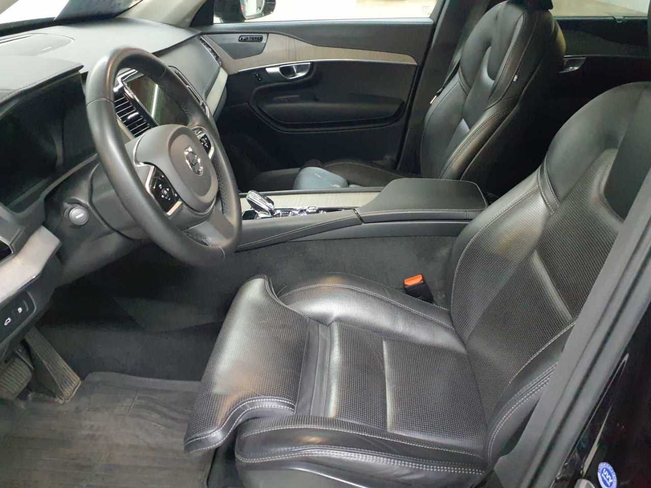 Volvo XC90 T8 AWD Recharge Plus Dark 7