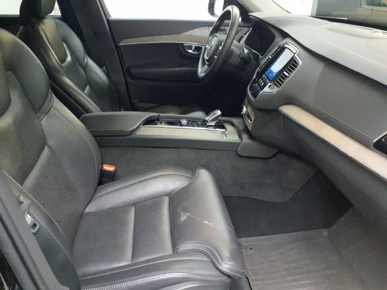 Volvo XC90 T8 AWD Recharge Plus Dark 8