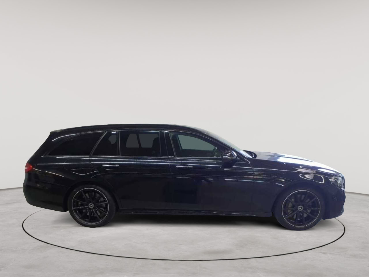 Mercedes-Benz E 450 4Matic T 9G-TRONIC Night Edition 3