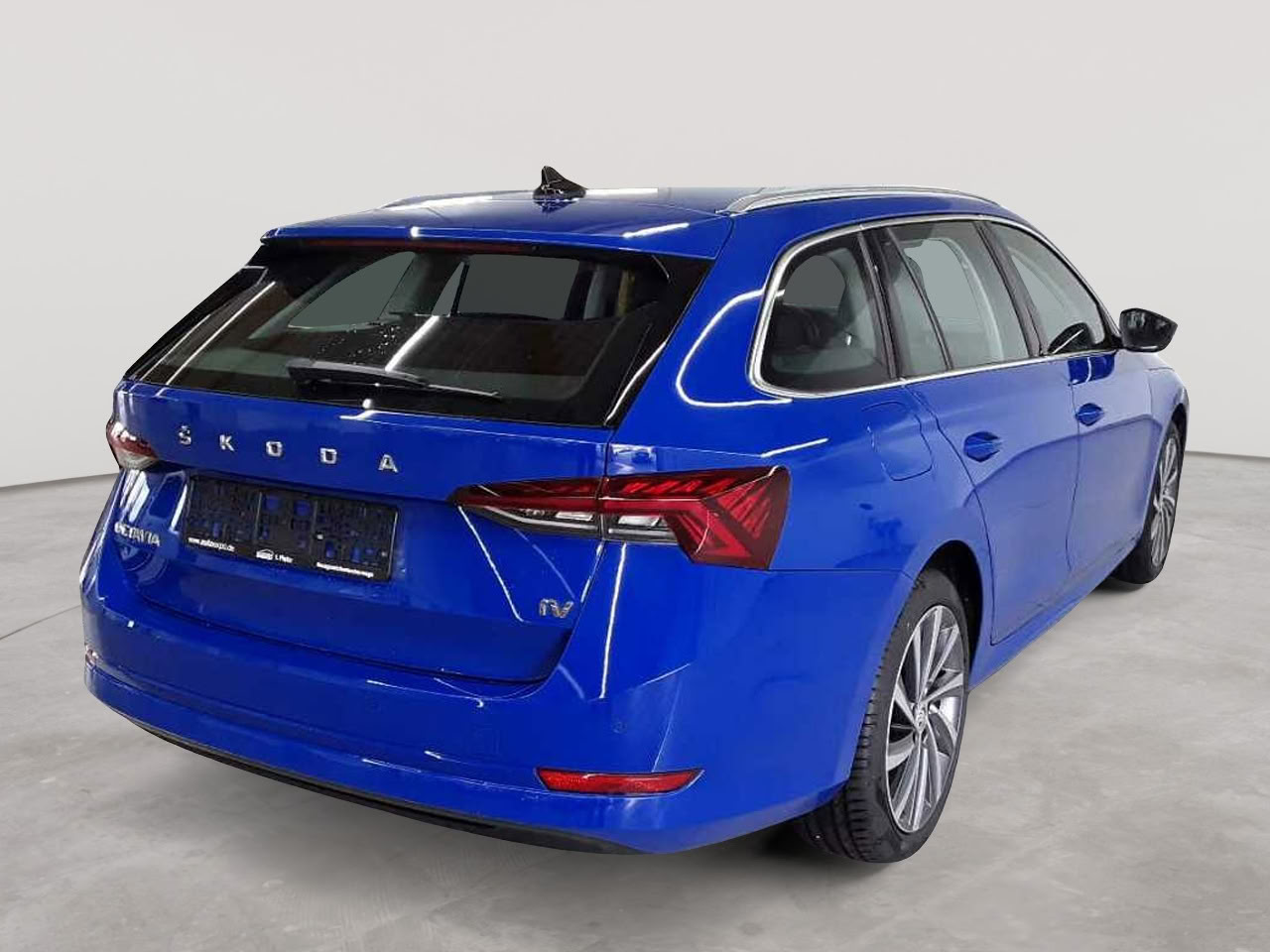 Skoda Octavia Combi 1.4 TSI iV DSG Style 4