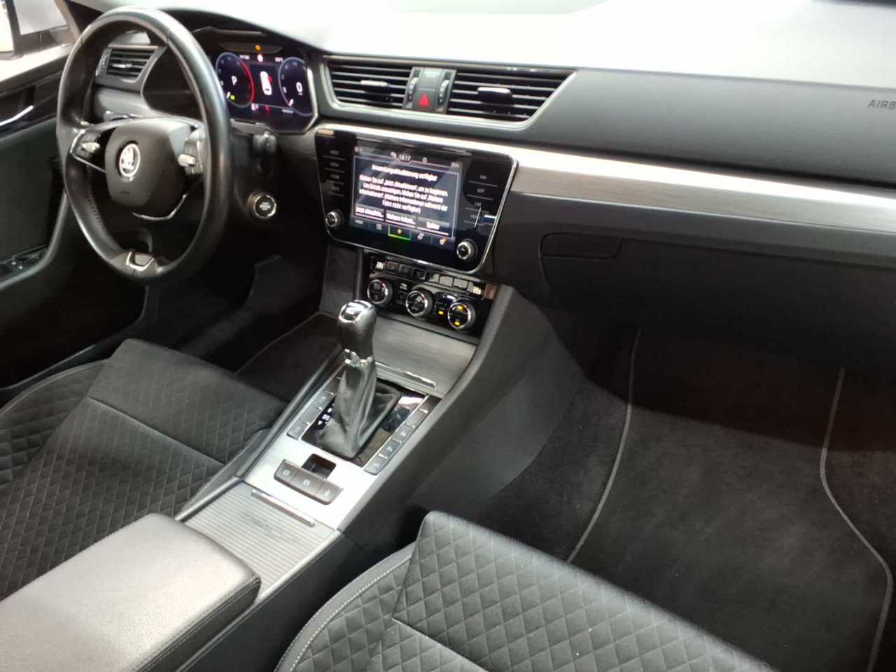 Skoda Superb Combi 2.0 TDI 4x4 DSG Ambition 11