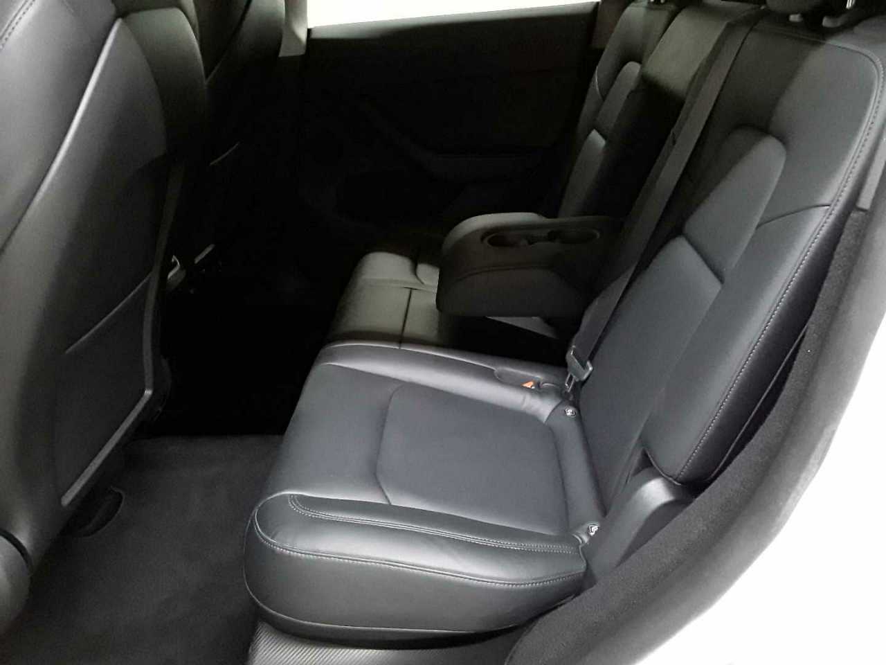 Tesla Model Y Long Range Dual Motor AWD 13