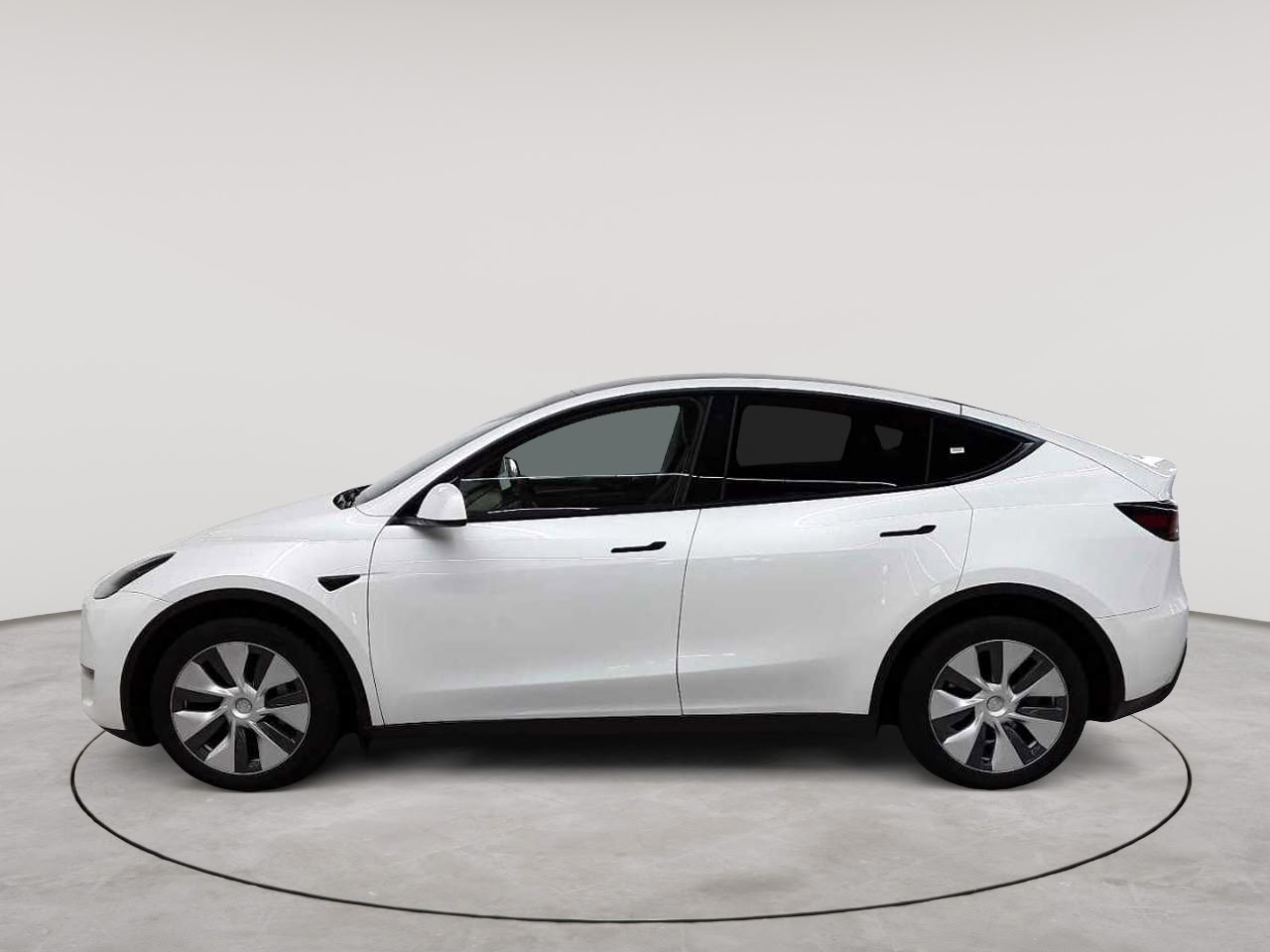 Tesla Model Y Long Range Dual Motor AWD 6