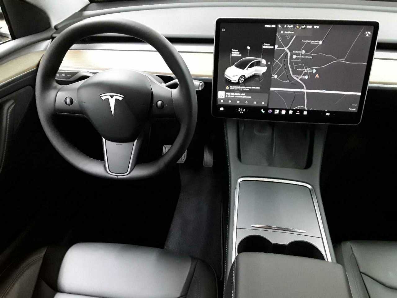 Tesla Model Y Long Range Dual Motor AWD 10