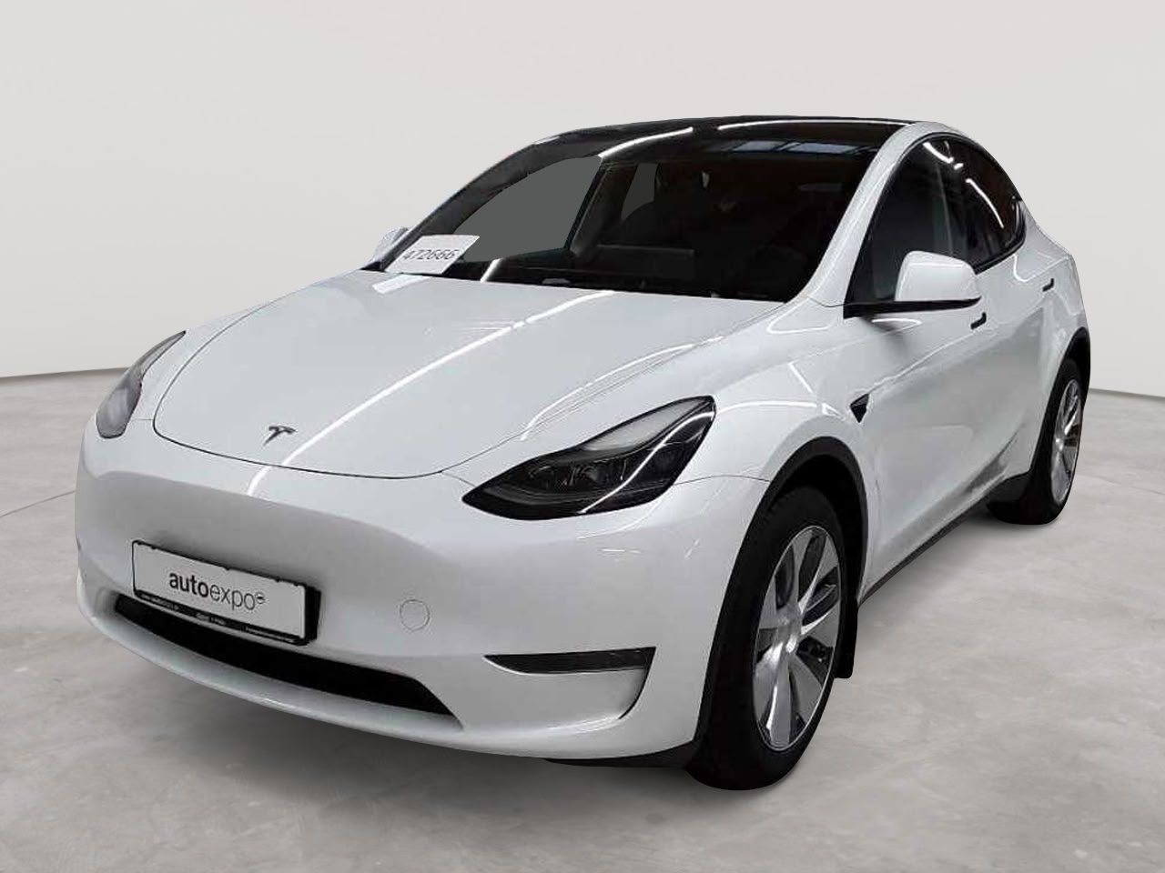 Tesla Model Y Long Range Dual Motor AWD 2