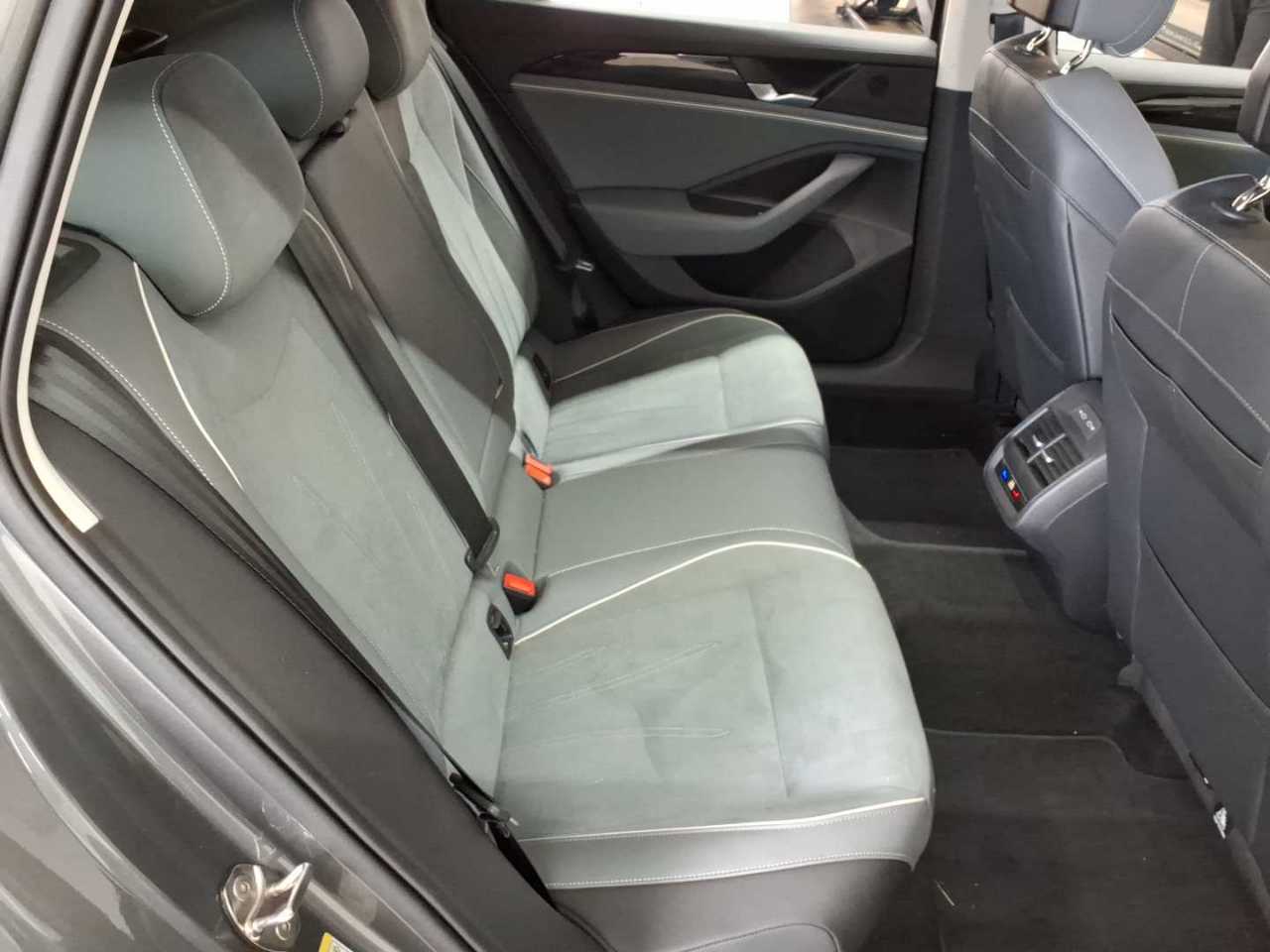 Vw Passat Variant 2.0 TDI SCR DSG Business 14