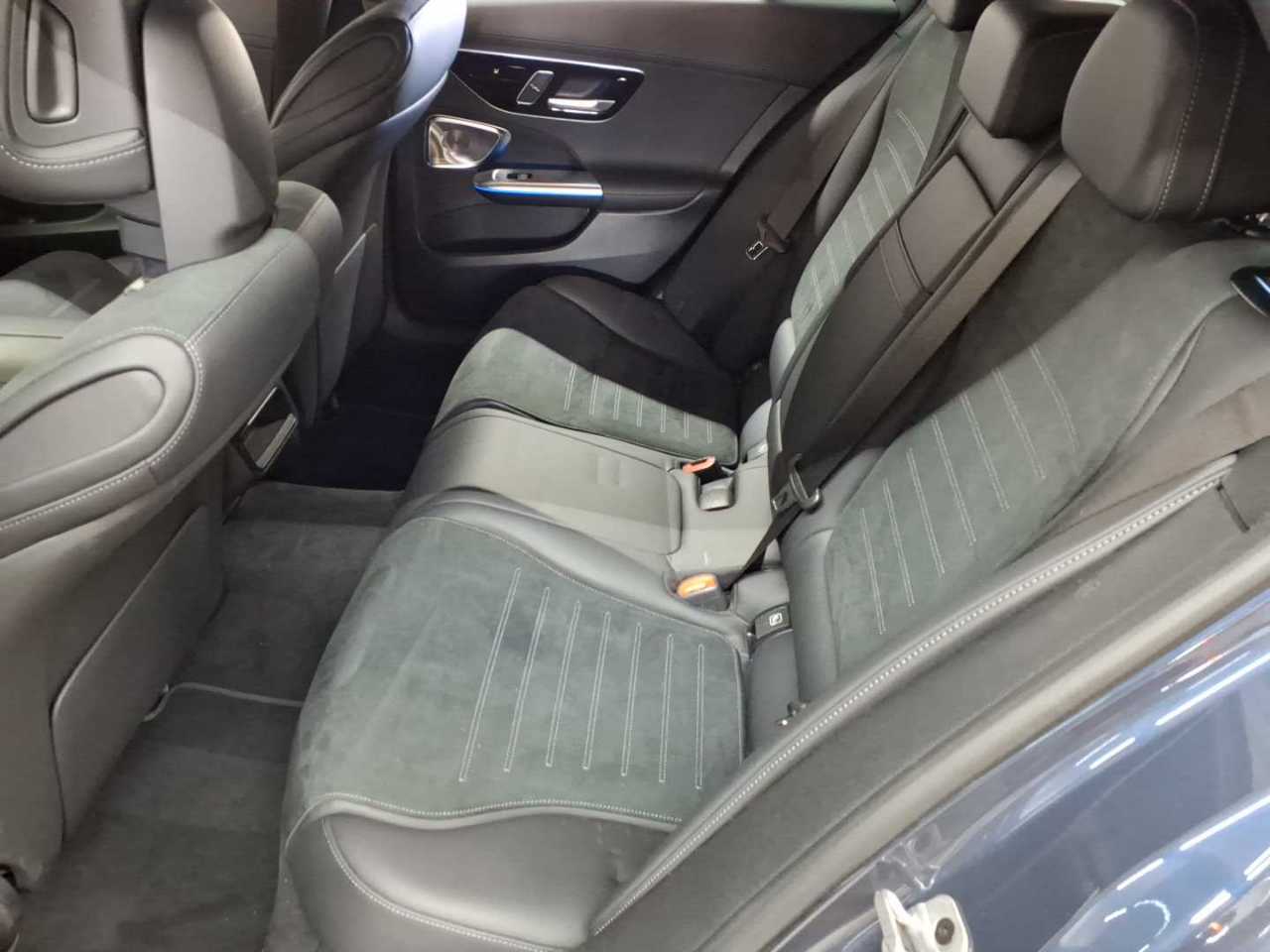 Mercedes-Benz C 220 d T 9G-TRONIC AMG Line 13