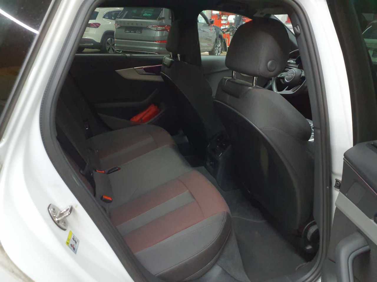 Audi A4 Avant 40 TDI S tronic advanced 14