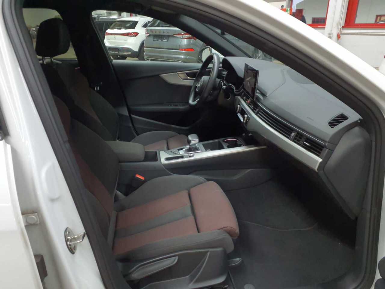 Audi A4 Avant 40 TDI S tronic advanced 8