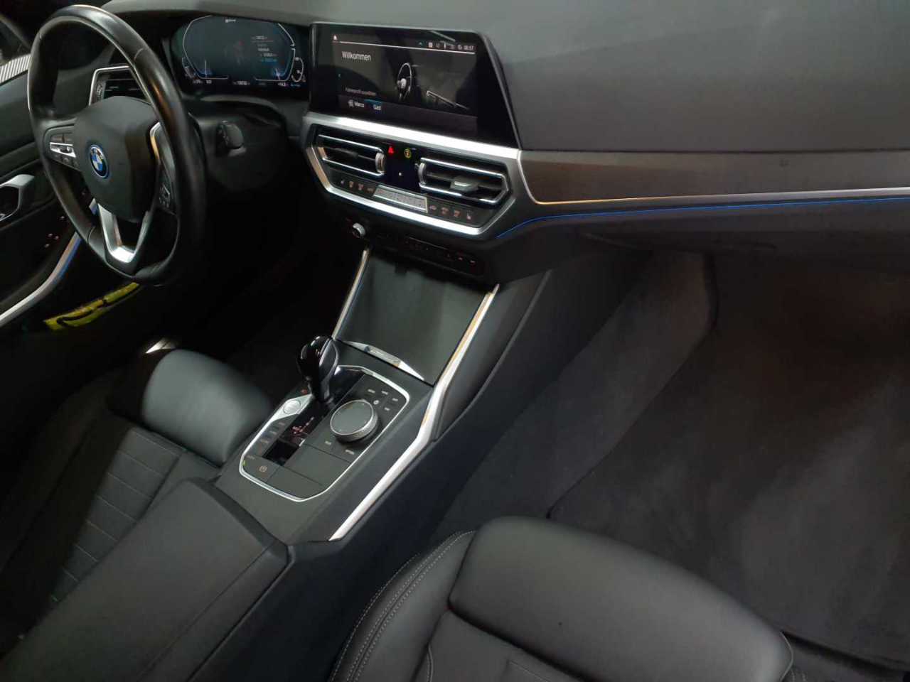 Bmw 330e Touring Aut. Sport Line 9