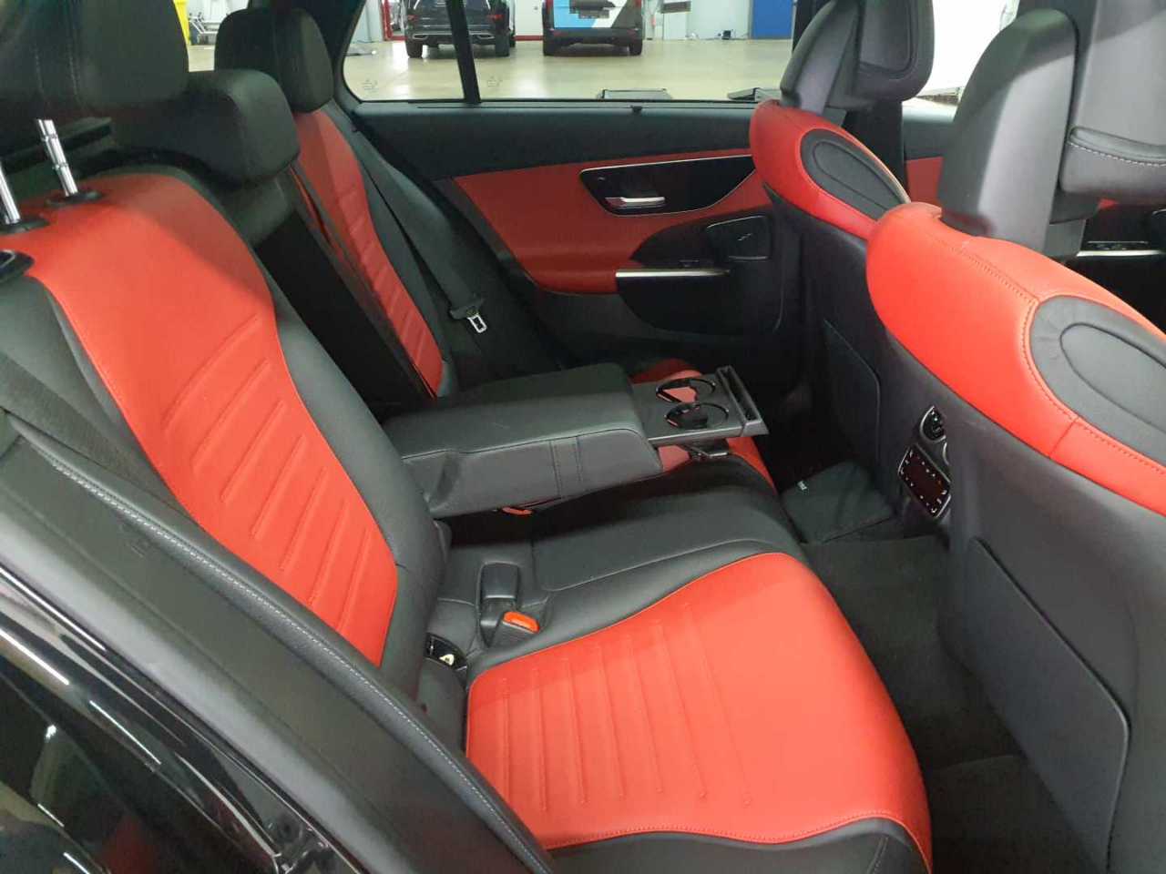 Mercedes-Benz C 300 e T 9G-TRONIC AMG Line 13