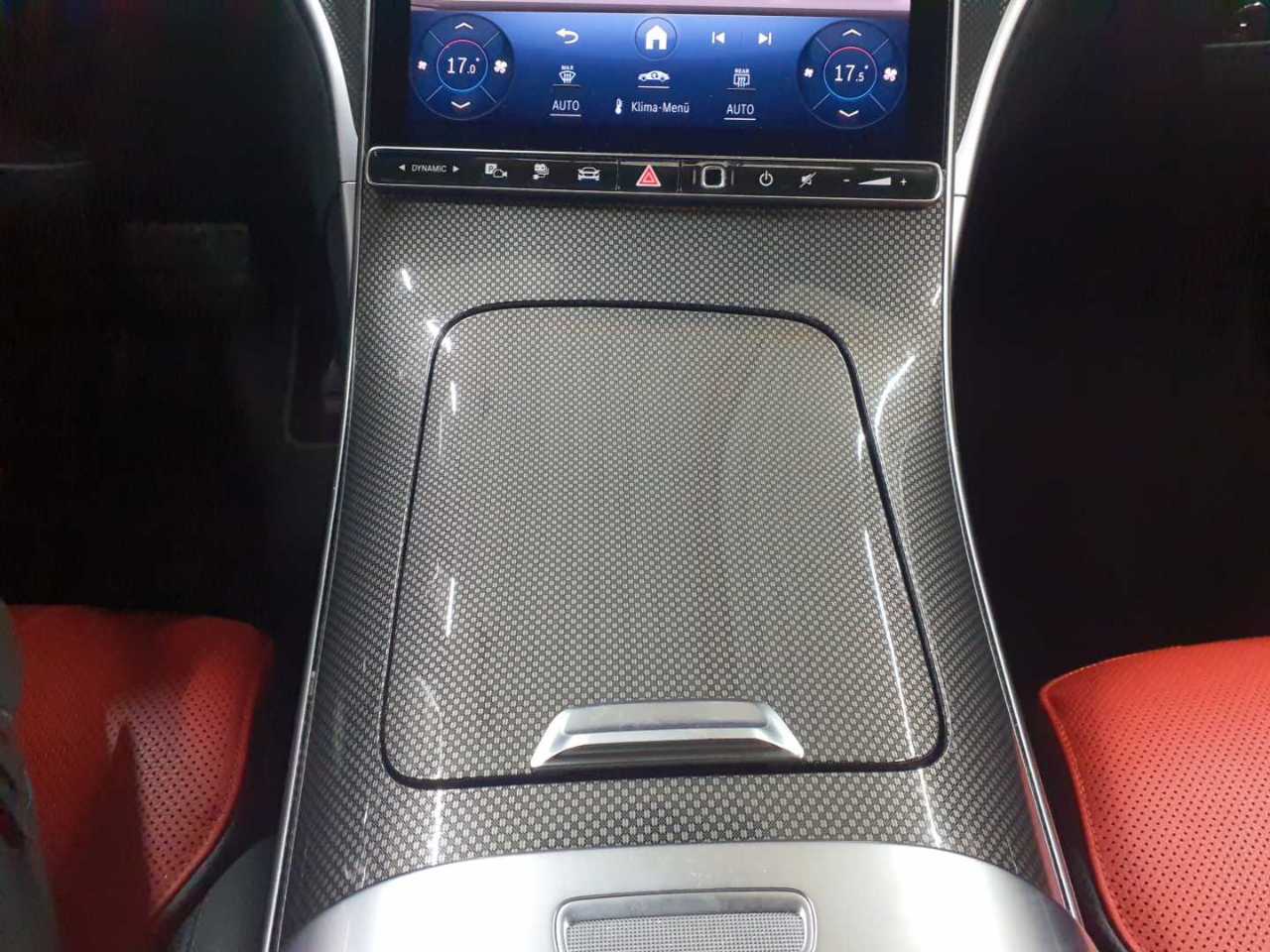 Mercedes-Benz C 300 e T 9G-TRONIC AMG Line 10