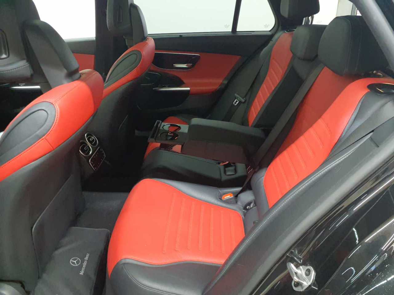 Mercedes-Benz C 300 e T 9G-TRONIC AMG Line 14