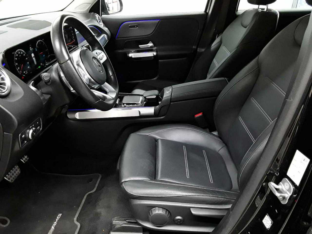 Mercedes-Benz EQB 250 AMG Line 7