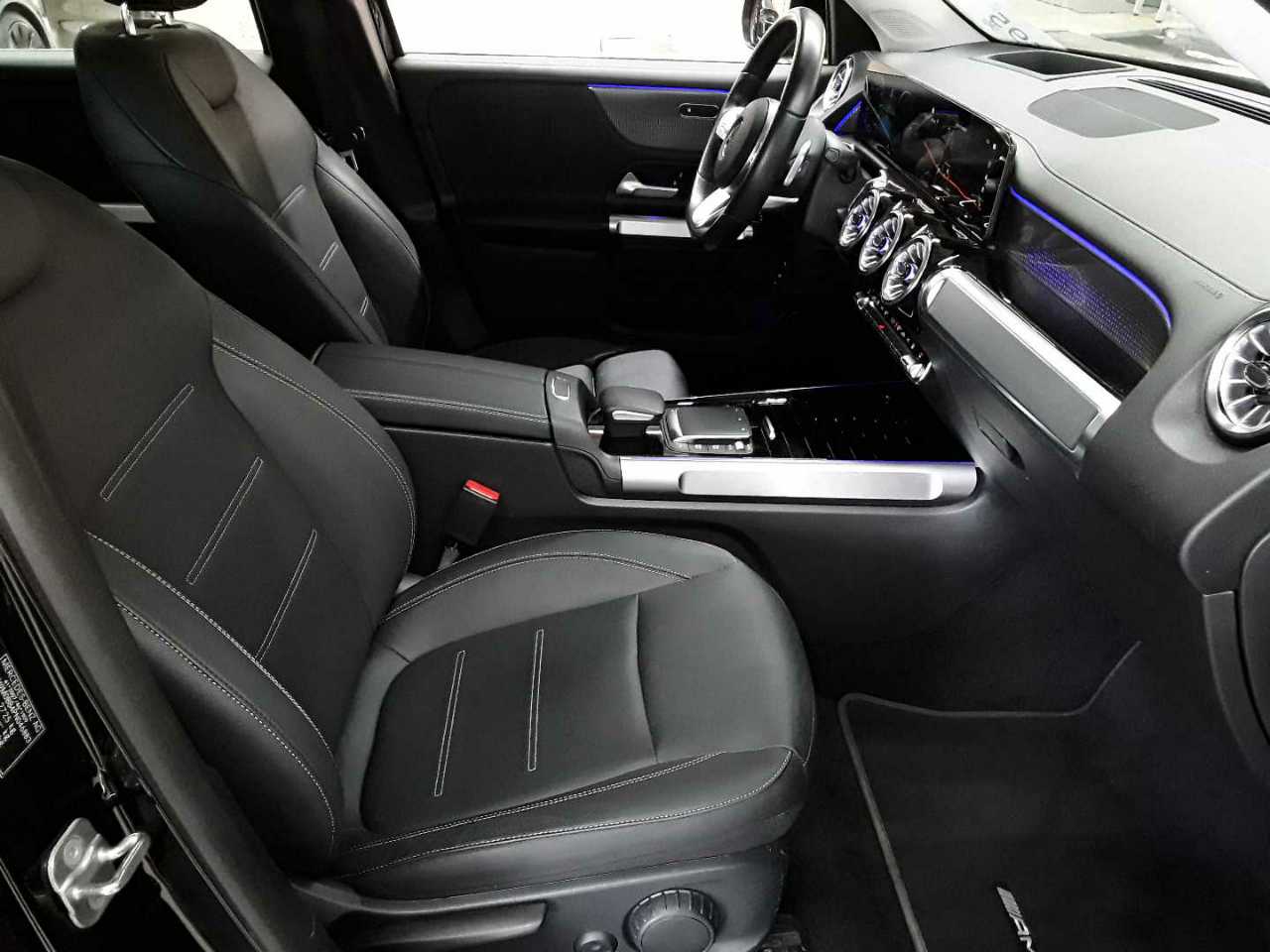 Mercedes-Benz EQB 250 AMG Line 8