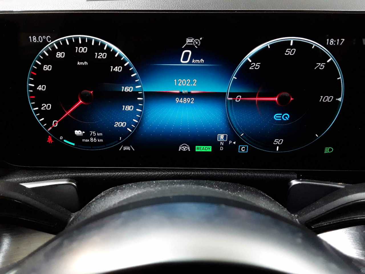 Mercedes-Benz EQB 250 AMG Line 11