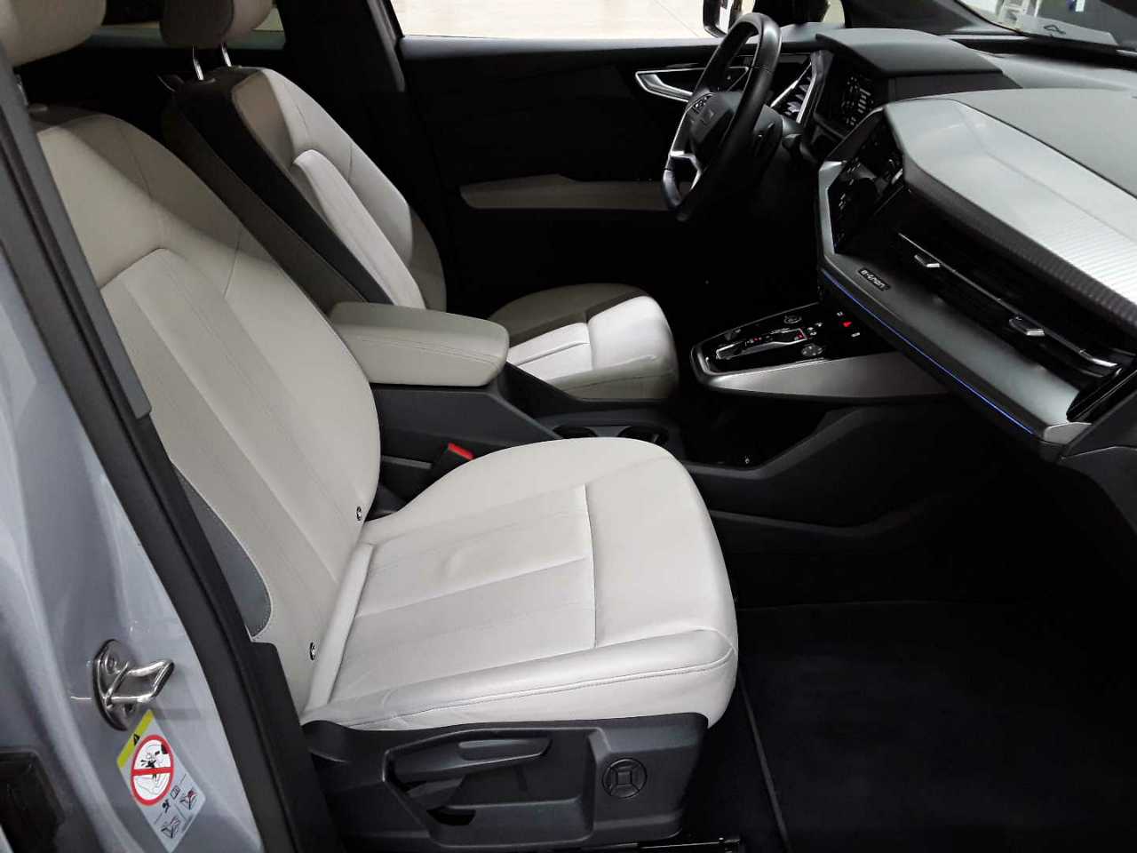 Audi Q4 e-tron 50 quattro 8
