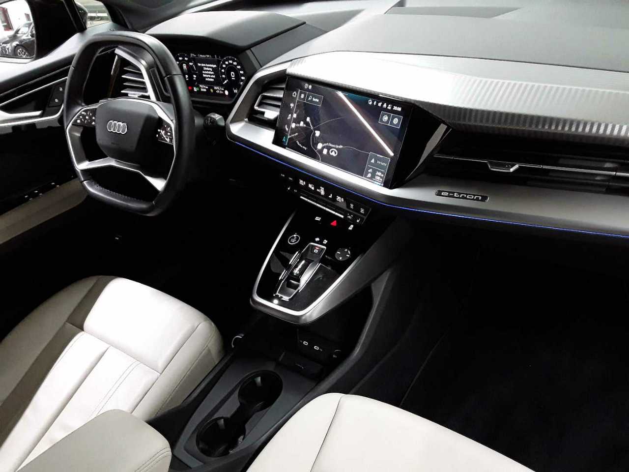 Audi Q4 e-tron 50 quattro 9