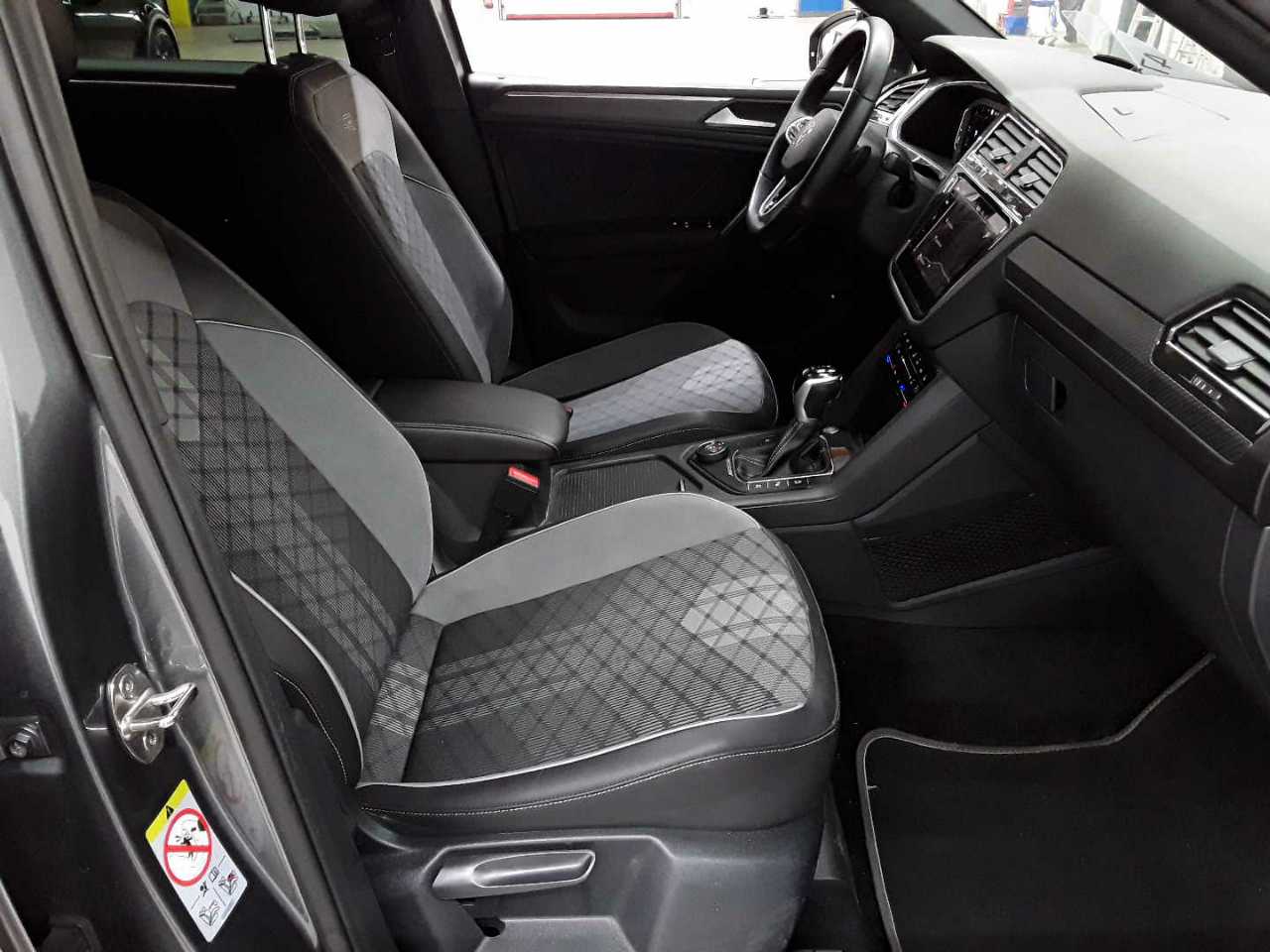 Volkswagen Tiguan Allspace 2.0 TDI SCR 4Motion DSG R-Line 8