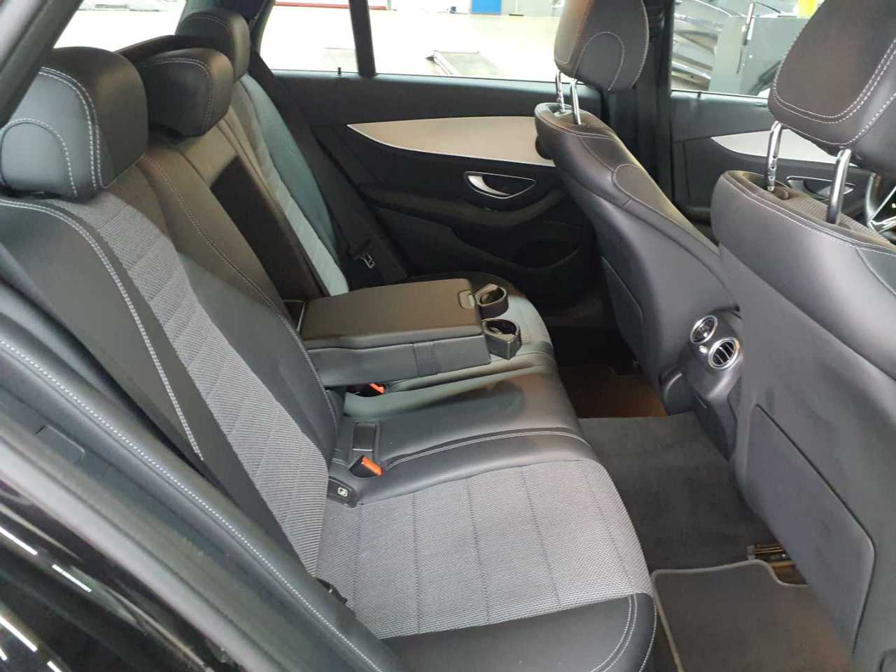 Mercedes-Benz E 220 d T 9G-TRONIC Avantgarde 13