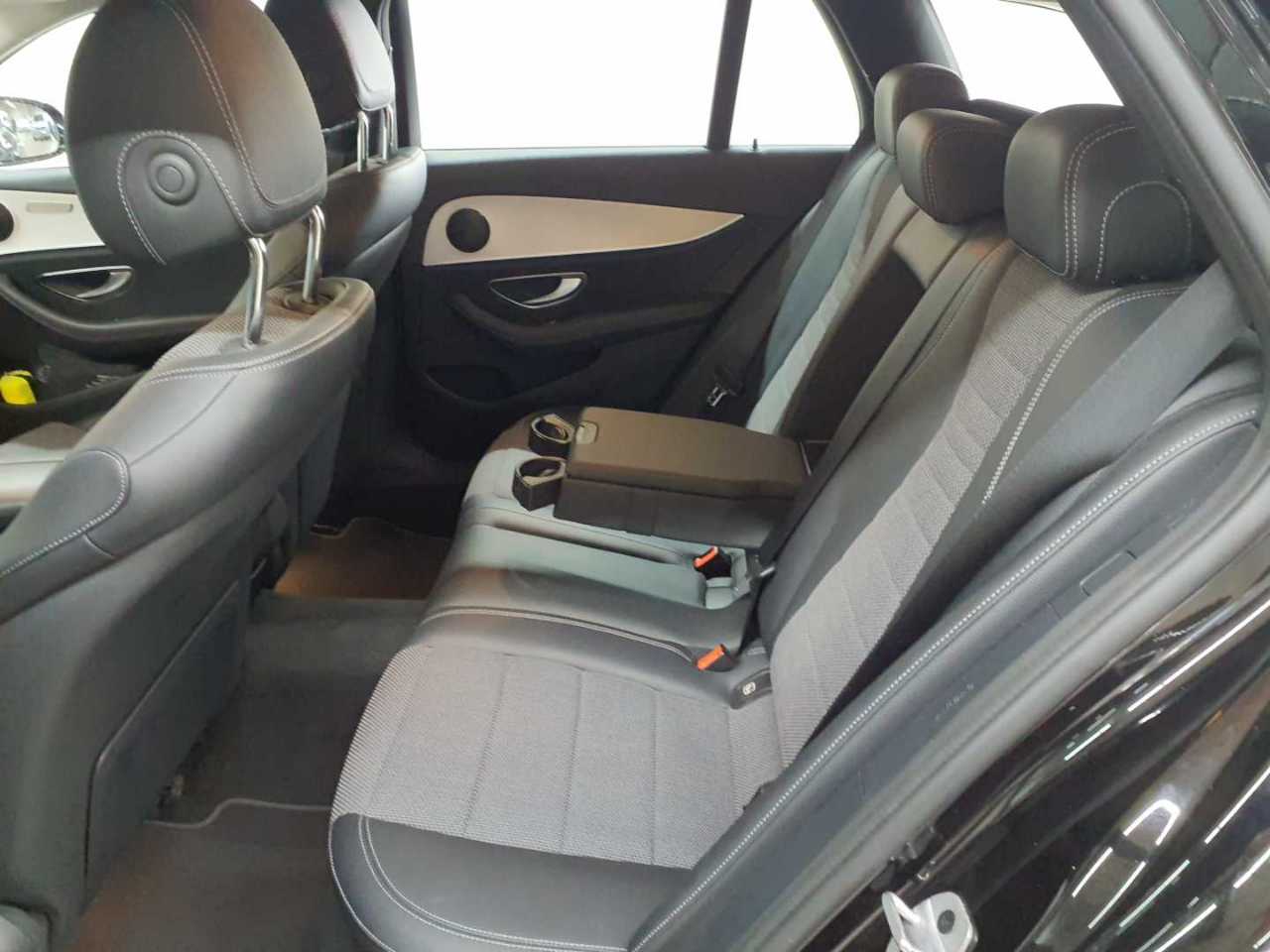 Mercedes-Benz E 220 d T 9G-TRONIC Avantgarde 14