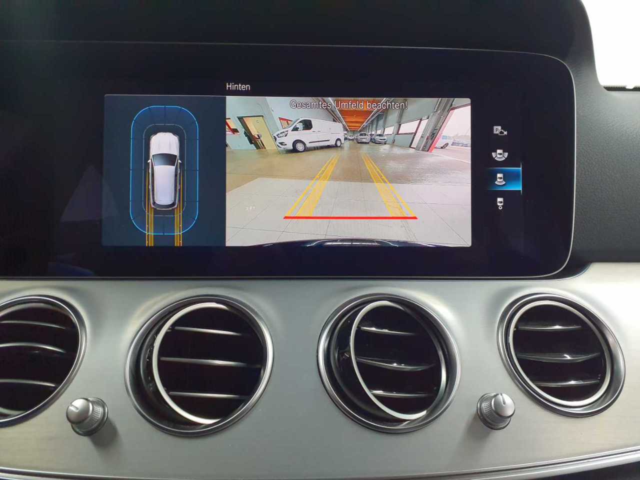 Mercedes-Benz E 220 d T 9G-TRONIC Avantgarde 16