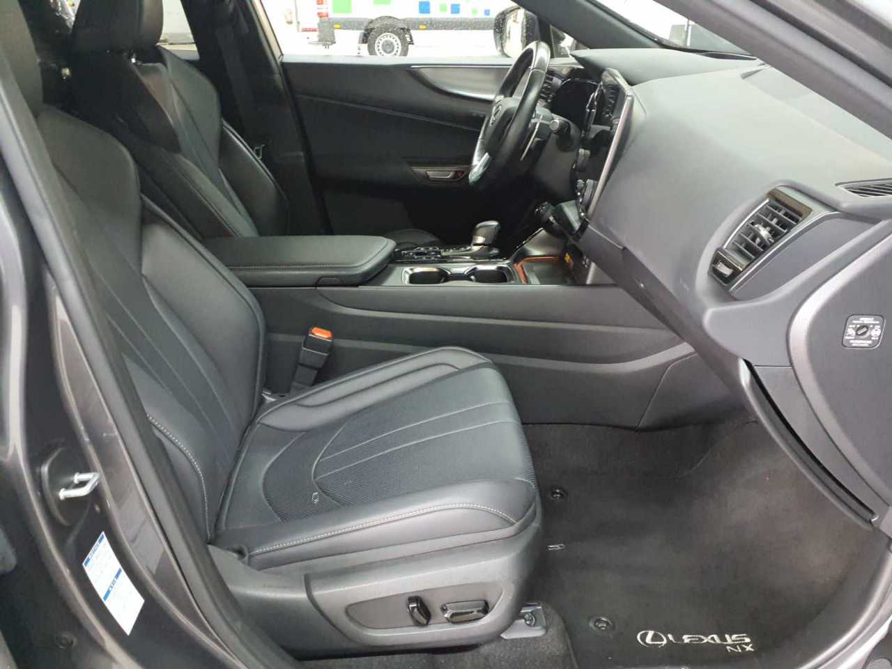 Lexus NX 450h+ E-FOUR F SPORT-Paket 7