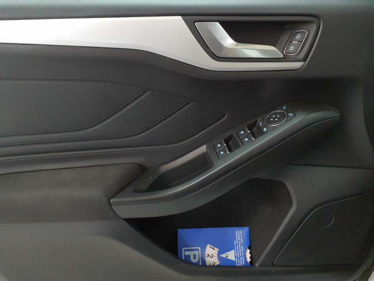 Ford Focus Turnier 1.5 EcoBlue Start-Stopp-System COOL&CONNECT 18