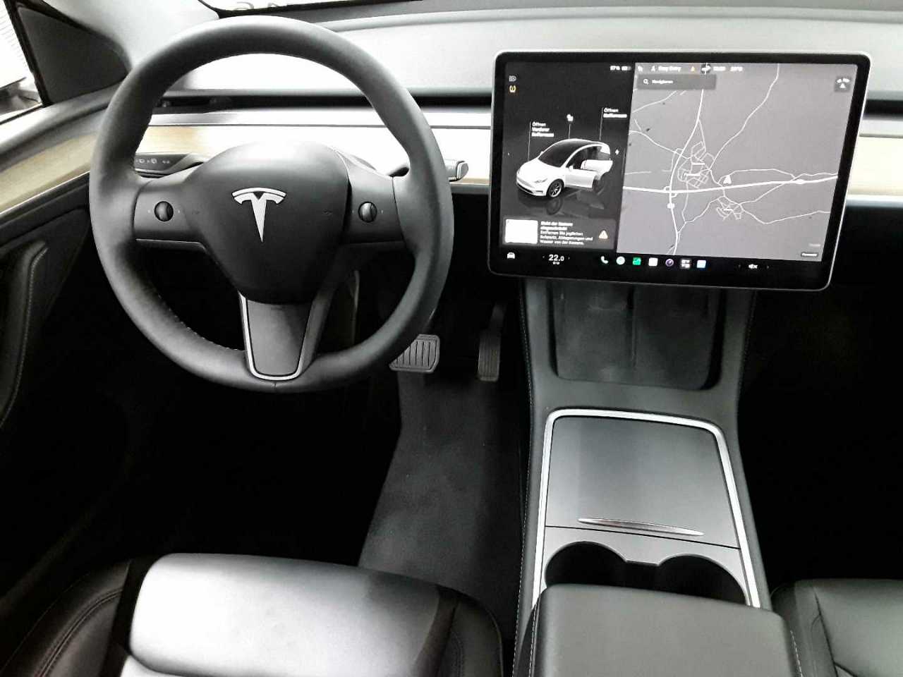 Tesla Model Y Long Range Dual Motor AWD 10