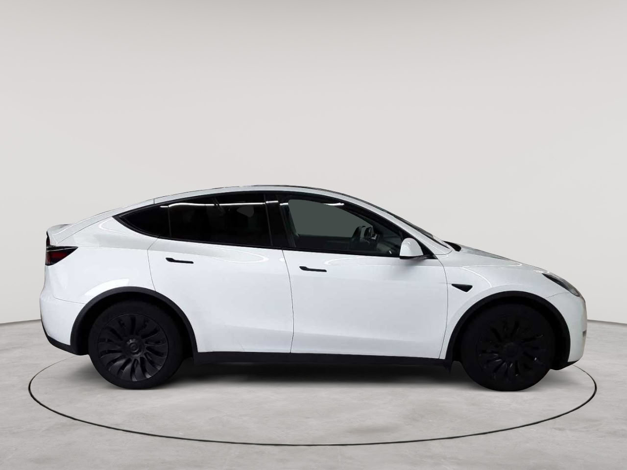 Tesla Model Y Long Range Dual Motor AWD 3