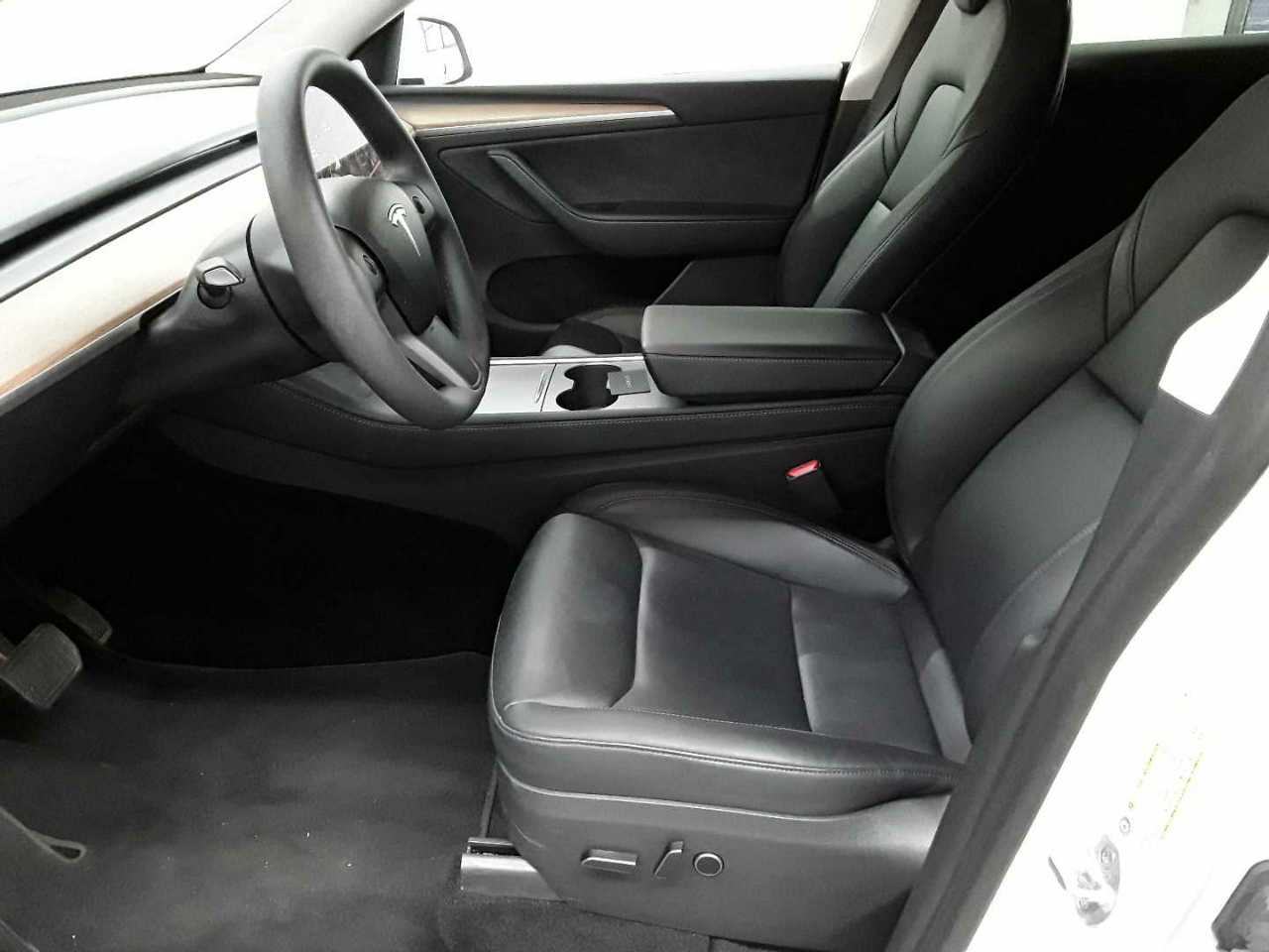 Tesla Model Y Long Range Dual Motor AWD 7