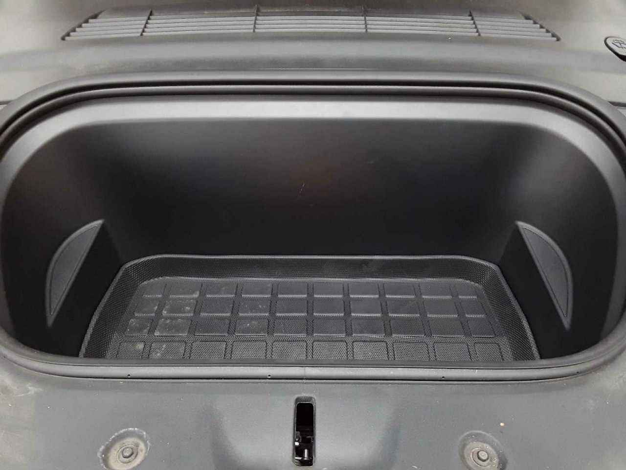 Tesla Model Y Long Range Dual Motor AWD 16