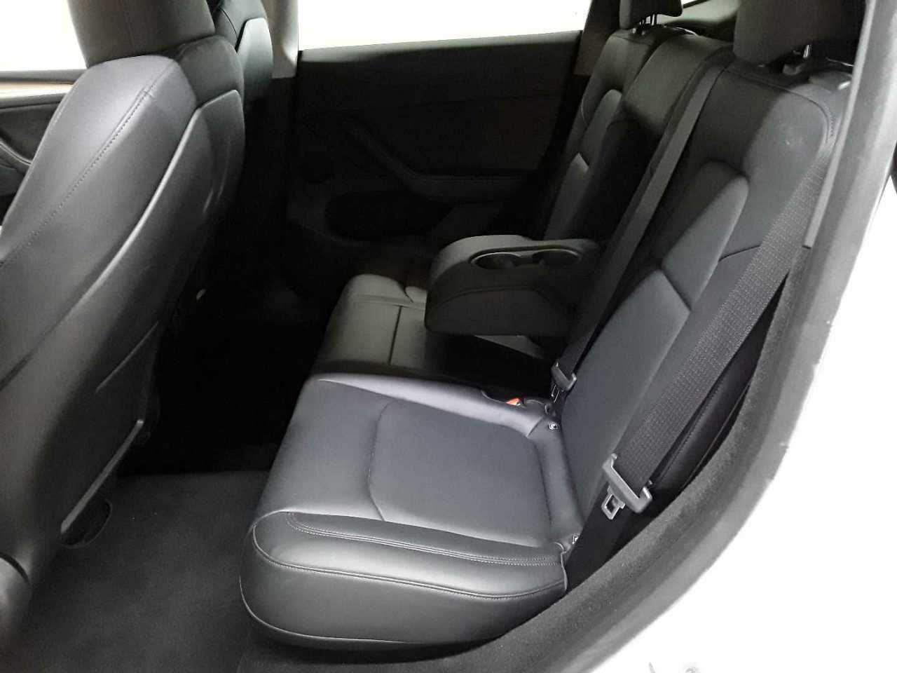 Tesla Model Y Long Range Dual Motor AWD 13