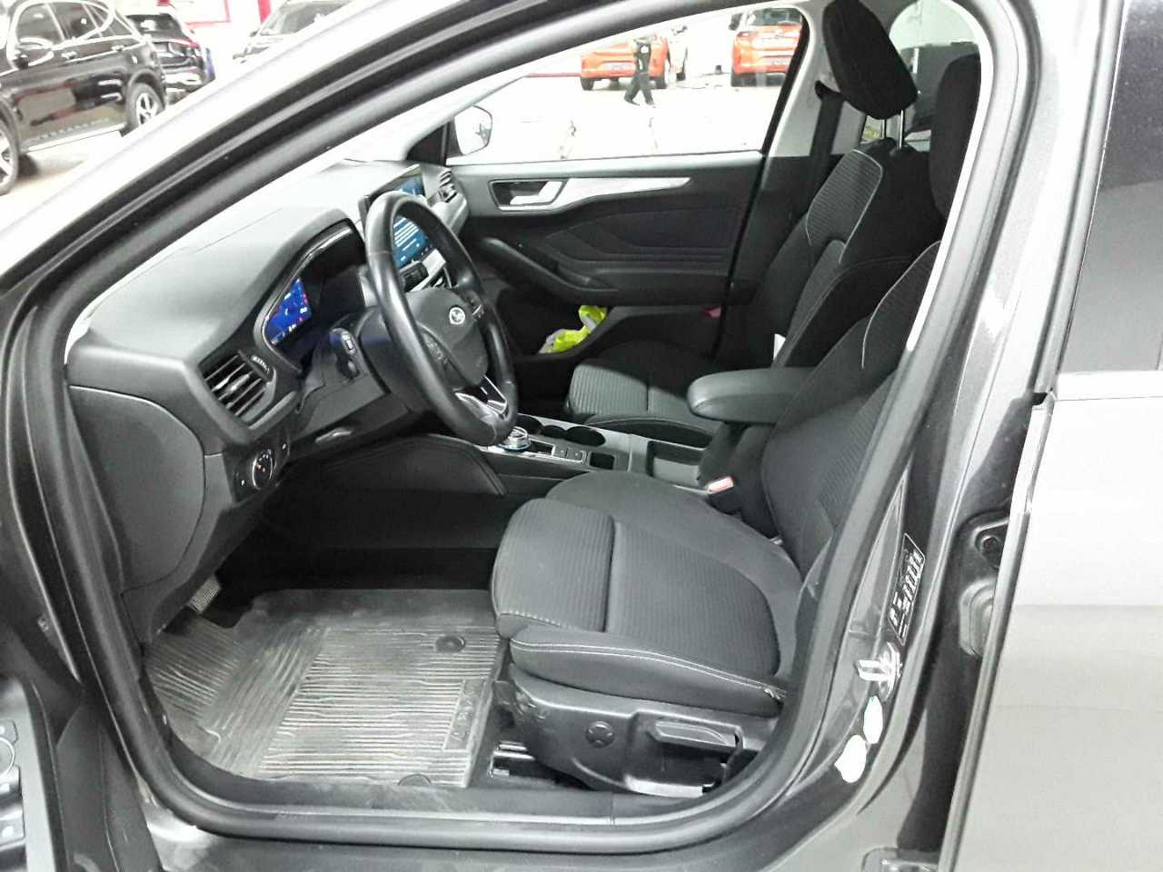 Ford Focus Turnier 1.5 EcoBlue Start-Stopp-System Aut. TITANIUM X 7