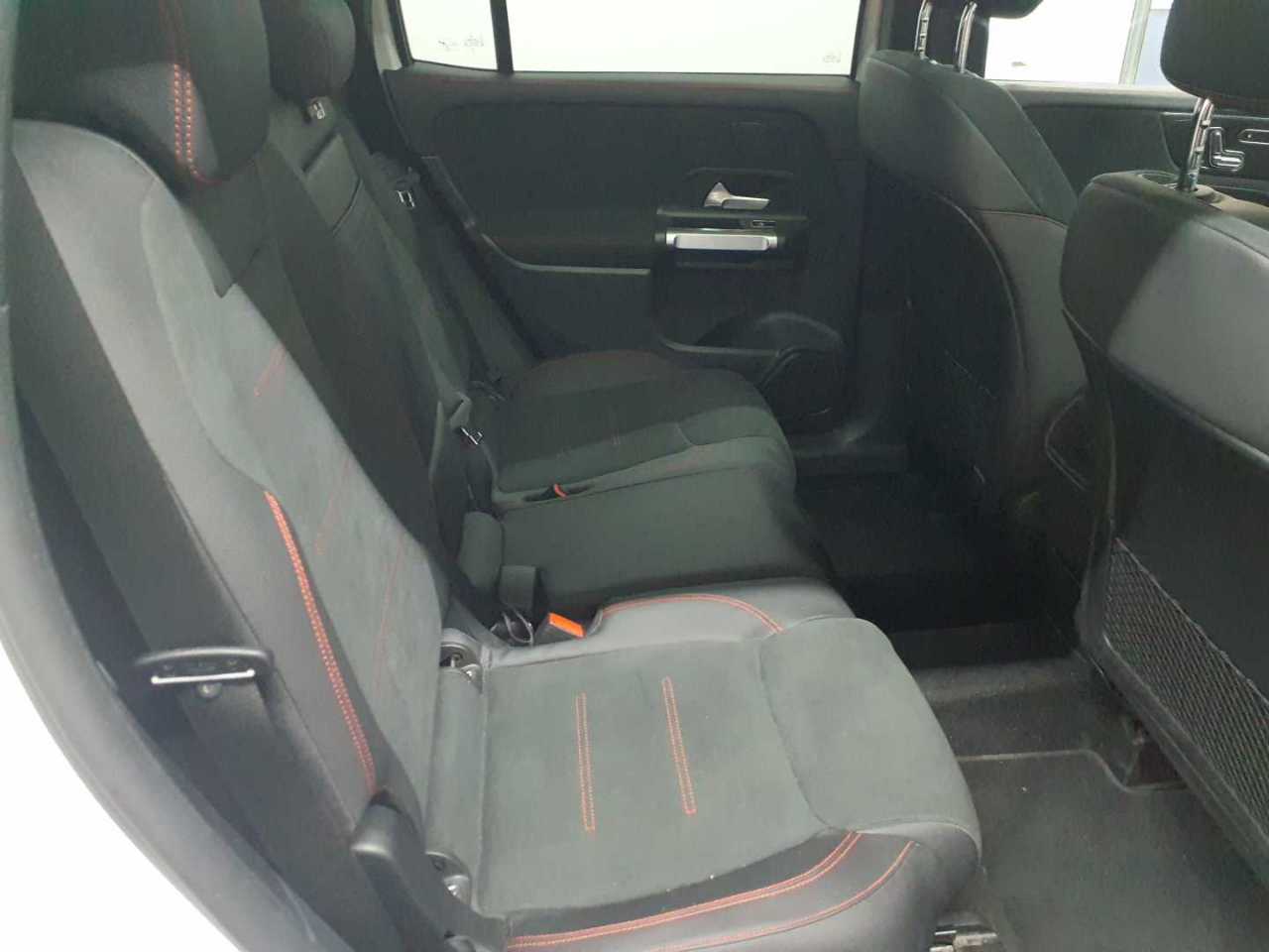 Mercedes-Benz GLB 250 4Matic 8G-DCT AMG Line 13
