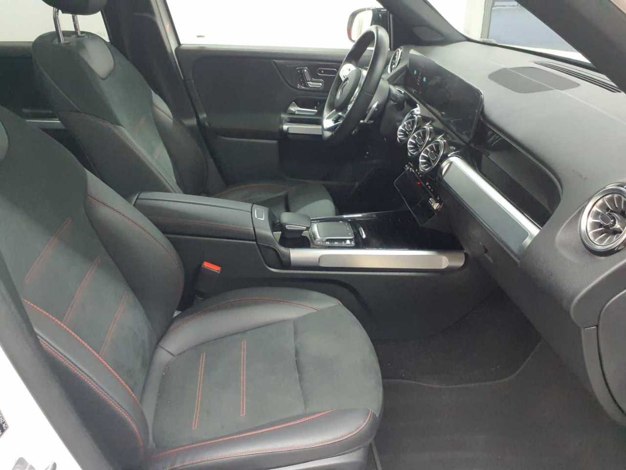 Mercedes-Benz GLB 250 4Matic 8G-DCT AMG Line 8