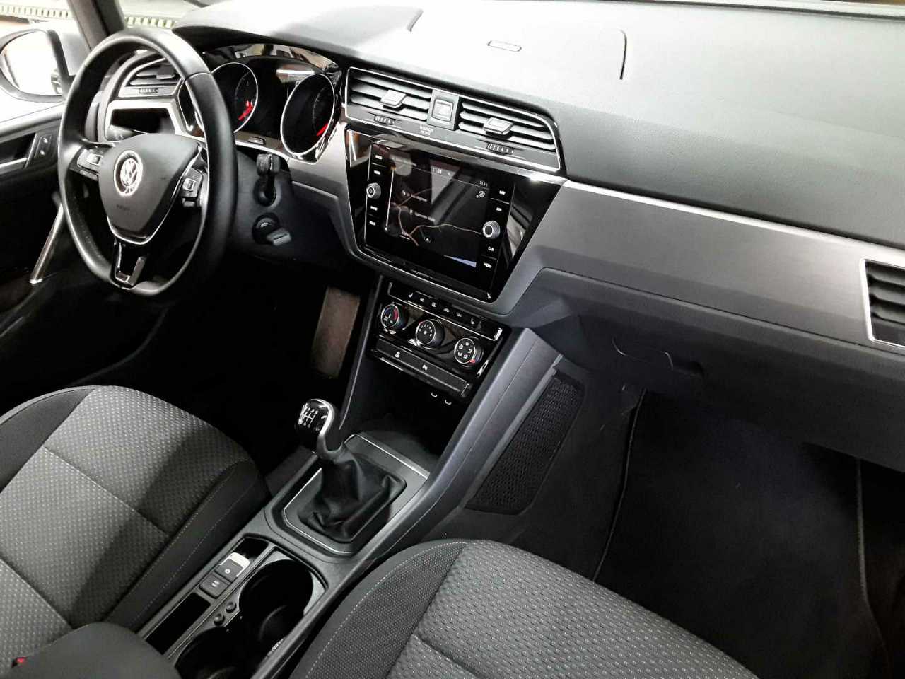 Volkswagen Touran 2.0 TDI SCR Comfortline 9