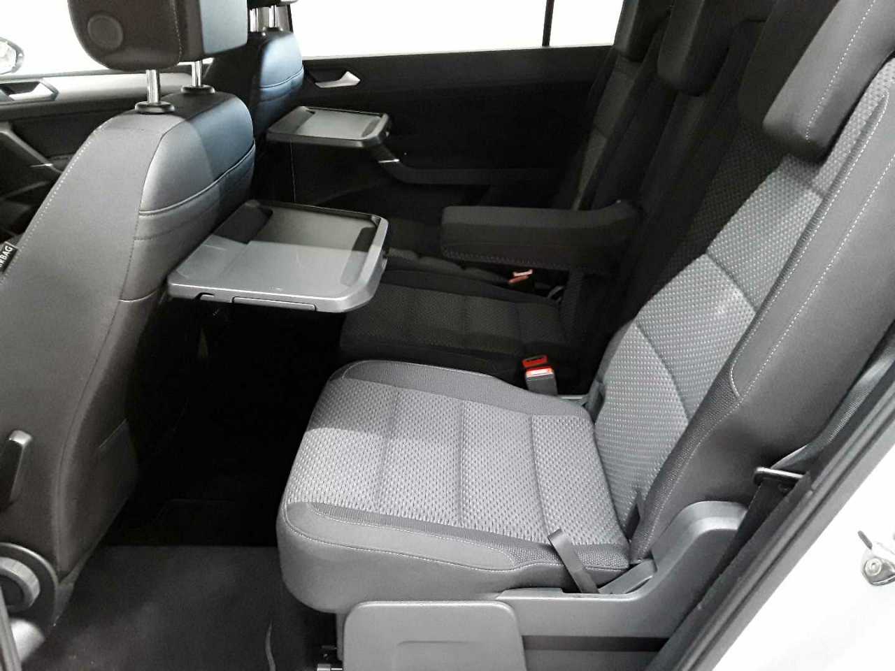 Volkswagen Touran 2.0 TDI SCR Comfortline 13