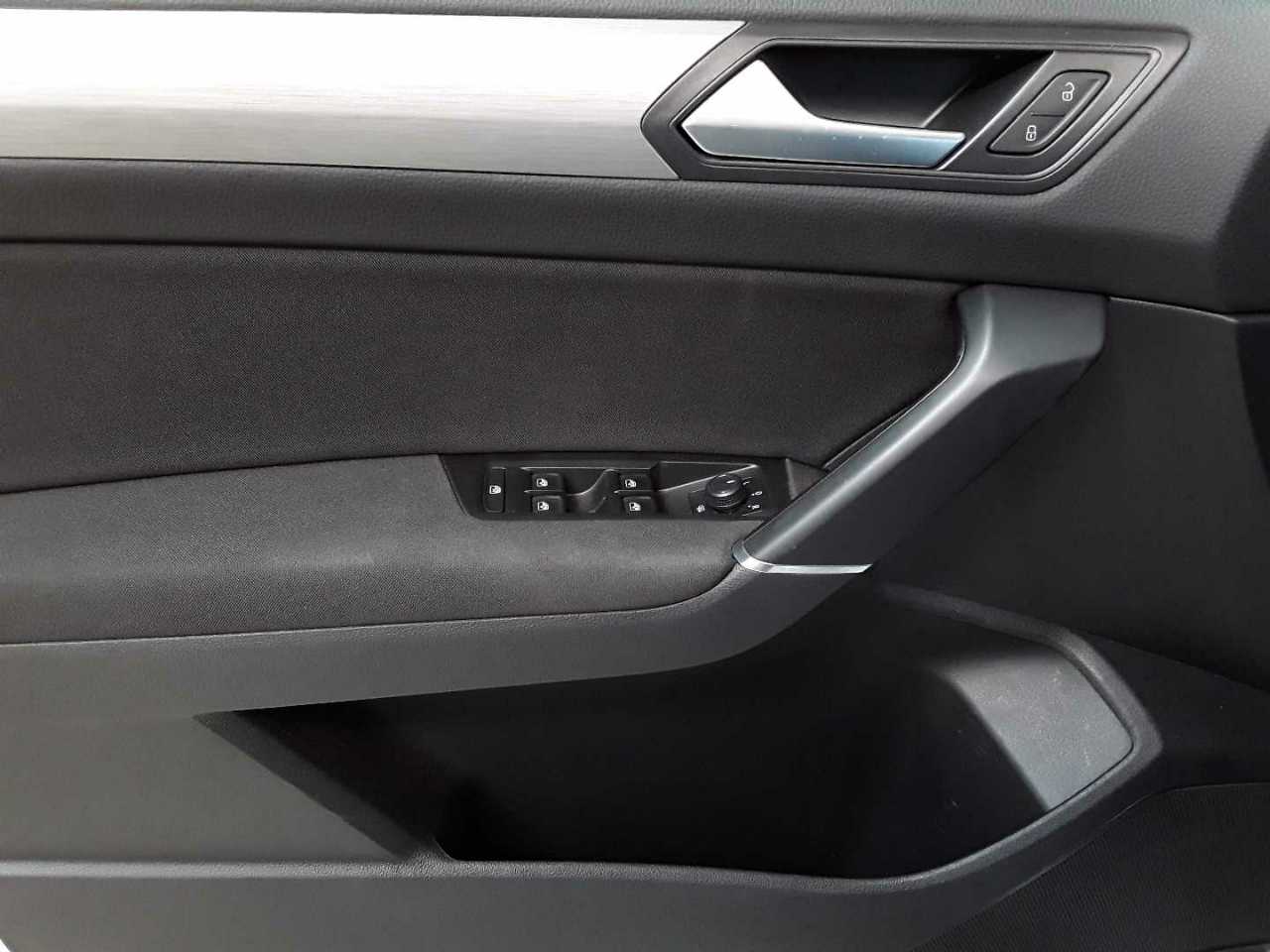 Volkswagen Touran 2.0 TDI SCR Comfortline 16