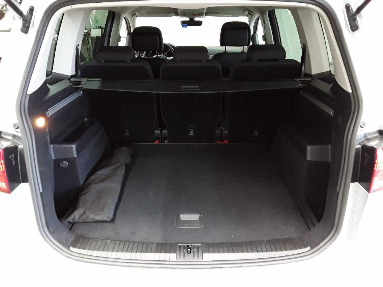Volkswagen Touran 2.0 TDI SCR Comfortline 15