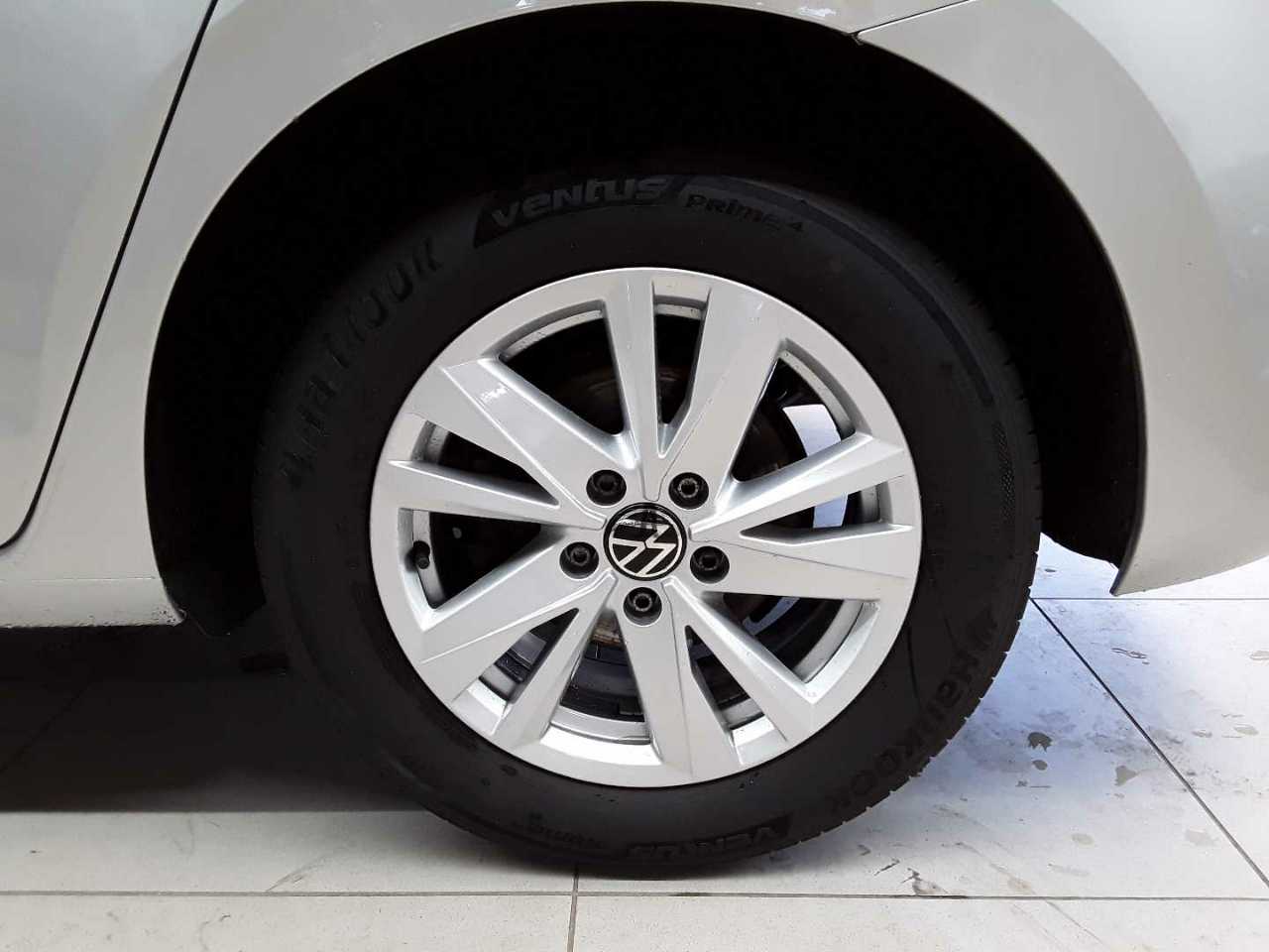 Volkswagen Touran 2.0 TDI SCR Comfortline 18