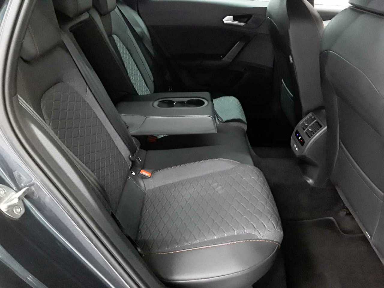 Seat Leon Sportstourer 2.0 TDI DSG FR Plus 14