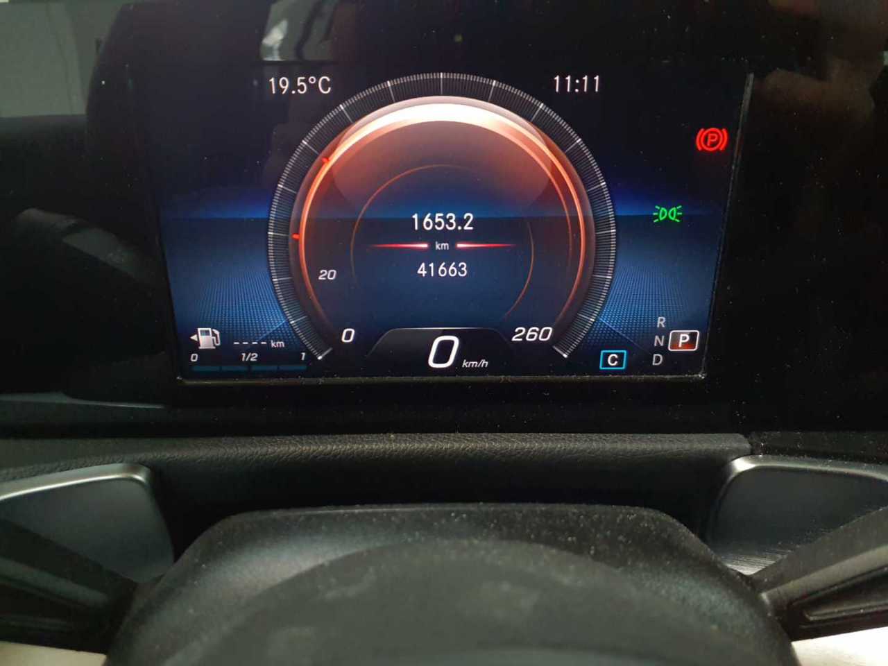 Mercedes-Benz GLB 180 d 8G-DCT Style 11